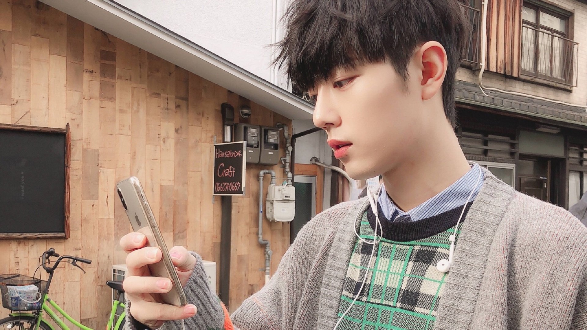 fb体育平台-超级明星带领球队赢得国际足球大赛，众人敬佩，足球明星豪华版大奖视频