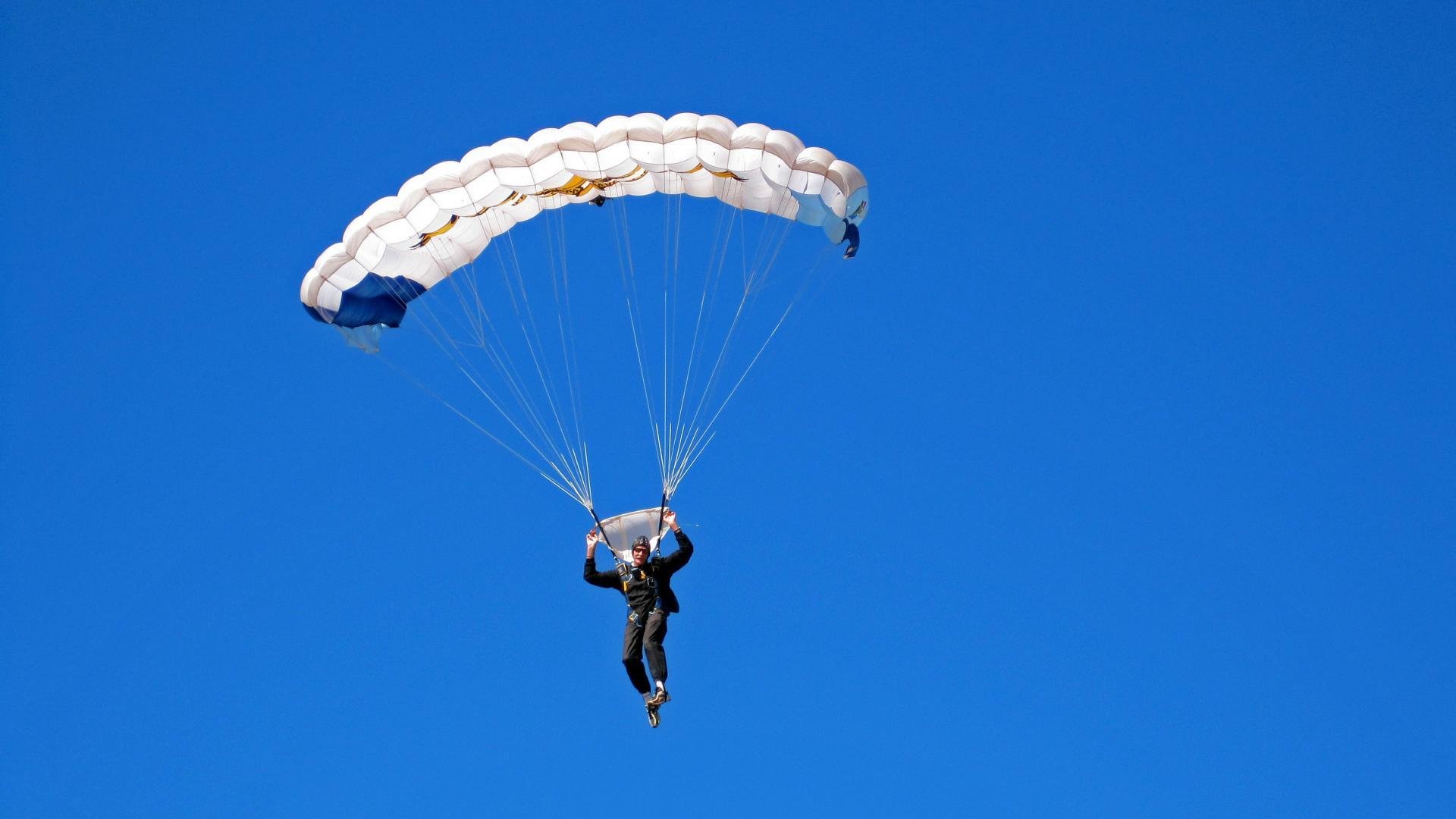 FB SPORTS-世界青年羽毛球锦标赛中国女单强势夺冠，世界青年羽毛球锦标赛年龄低于多少岁