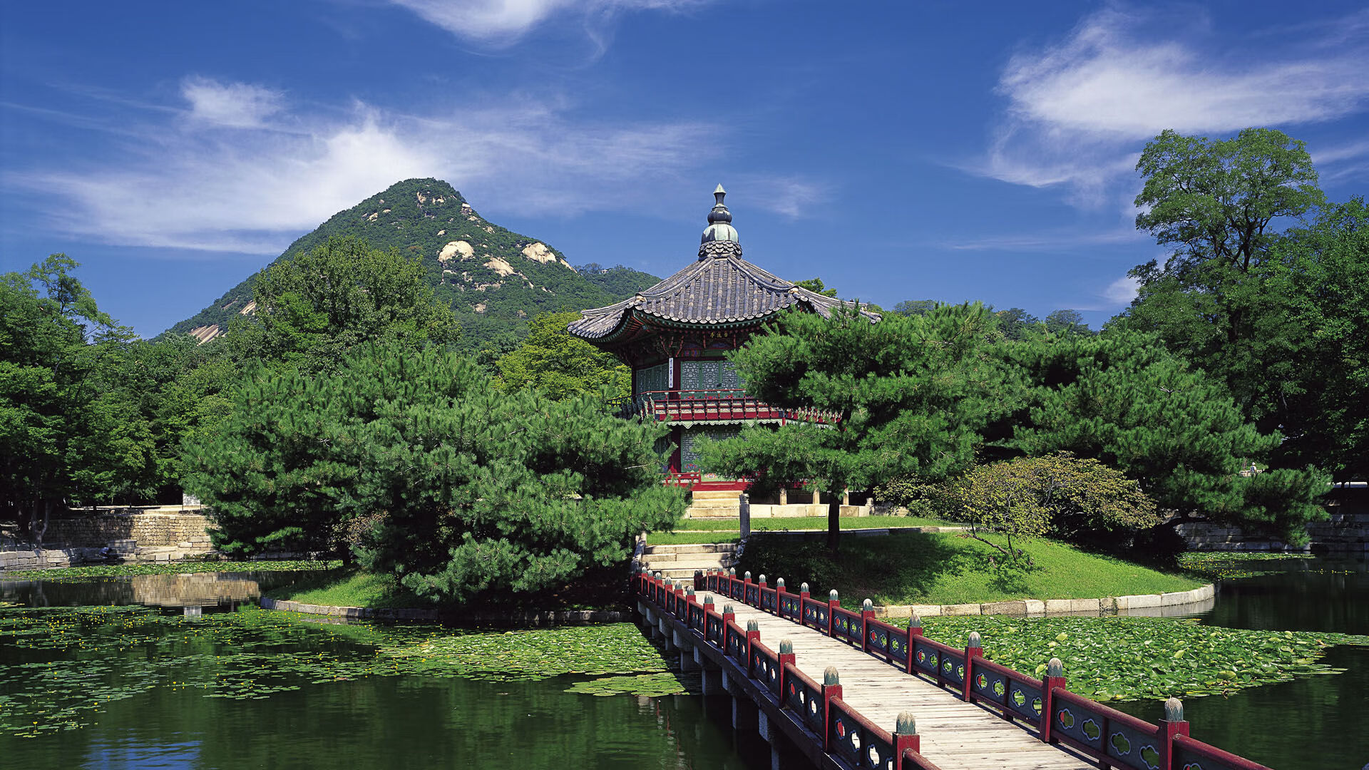 fb体育注册网址-意甲速度与技巧：极限对抗令人心跳加速，意甲身体对抗